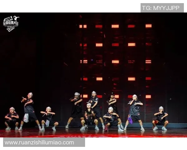 南京街舞队与北京街舞队赛后复盘分析团队协作的精彩瞬间与经验教训