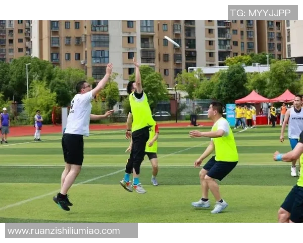 武汉飞盘队在全国耐力排行榜中荣获第五名展现出色实力与团队精神 武汉飞盘队在全国耐力排行榜中荣获第五名展现出色实力与团队精神